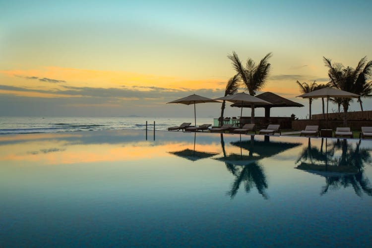 Infinity pool